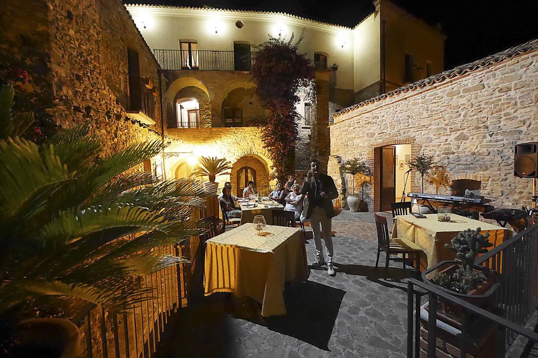 Palazzo Dei Poeti Hotel Tursi Ngoại thất bức ảnh